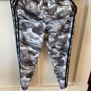Boys Adidas Camo Pants, Size Medium 10/12